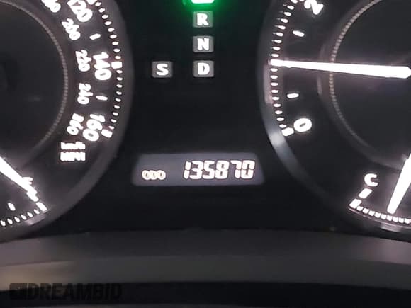 ✅ 2010 Lexus IS 250 C • VIN: JTHFF2C22A2513014 • Лот: 42246371. Опубликован ранее на IAAI с пробегом 135 870 миль. Бесплатный доступ к архиву аукционных продаж из США и подробный отчёт об истории автомобиля на DreamBid. Изображение 15.