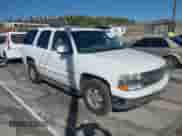 2001 Chevrolet Tahoe LT z VIN 1GNEK13T01R227432, wystawiony jako IAAI lot #43384510 z przebiegiem 171 563 mil mil oraz . Historia ofert i sprzedaży dostępna na DreamBid. Obrazek 1.
