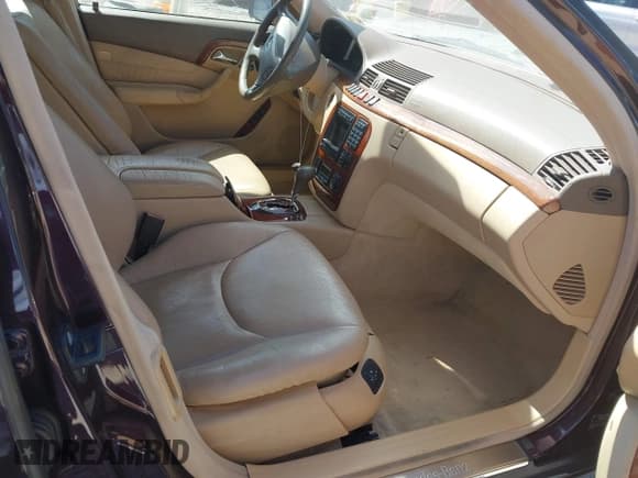 ✅ 2000 Mercedes-Benz S 320/430/500 • VIN: WDBNG70J8YA007057 • Лот: 43052669. Опубликован ранее на IAAI с пробегом 116 987 миль. Бесплатный доступ к архиву аукционных продаж из США и подробный отчёт об истории автомобиля на DreamBid. Изображение 5.