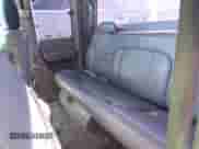 1998 Chevrolet Silverado 1500 z VIN 1GCEK19R4WR121755, wystawiony jako IAAI lot #43477168 z przebiegiem 179 245 mil mil oraz . Historia ofert i sprzedaży dostępna na DreamBid. Obrazek 8.