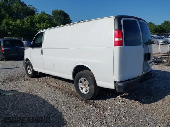 ✅ 2005 Chevrolet Express Cargo • VIN: 1GCFG15T051229102 • Lot: 42560817. Listed on IAAI with 347,553 mi. Free auction sales archive from the USA and detailed vehicle history report at DreamBid. Image 3.