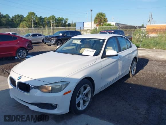 ✅ 2015 BMW 3 Series 320i • VIN: WBA3B1C55F5A05999 • Лот: 43091635. Опубликован ранее на IAAI с пробегом Не указан. Бесплатный доступ к архиву аукционных продаж из США и подробный отчёт об истории автомобиля на DreamBid. Изображение 12.