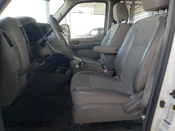 ✅ 2018 Nissan NV Cargo SV • VIN: 1N6BF0KM5JN808675 • Lot: 62795065. Wystawiony na Copart z przebiegiem 148 493 mil. Bezpłatny archiwum sprzedaży aukcyjnych z USA i szczegółowy raport historii pojazdu na DreamBid. Zdjęcie 7.