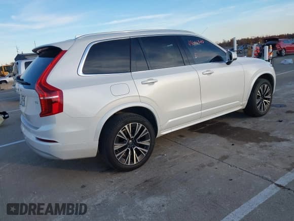 ✅ 2022 Volvo XC90 Momentum • VIN: YV4102CK1N1783874 • Лот: 43616340. Опубликован ранее на IAAI с пробегом 82 228 миль. Бесплатный доступ к архиву аукционных продаж из США и подробный отчёт об истории автомобиля на DreamBid. Изображение 4.