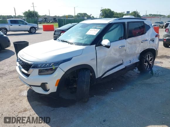 ✅ 2022 Kia Seltos SX • VIN: KNDETCA23N7275827 • Lot: 42777425. Wystawiony na IAAI z przebiegiem 37 459 mil. Bezpłatny archiwum sprzedaży aukcyjnych z USA i szczegółowy raport historii pojazdu na DreamBid. Zdjęcie 17.