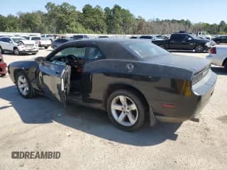 ✅ 2010 Dodge Challenger SE • VIN: 2B3CJ4DV1AH322622 • Lot: 75686164. Wystawiony na Copart z przebiegiem Nie podano. Bezpłatny archiwum sprzedaży aukcyjnych z USA i szczegółowy raport historii pojazdu na DreamBid. Zdjęcie 2.