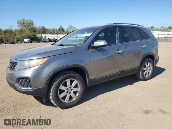 ✅ 2012 Kia Sorento LX • VIN: 5XYKTDA26CG225240 • Lot: 84413805. Wystawiony na Copart z przebiegiem 184 702 mil. Bezpłatny archiwum sprzedaży aukcyjnych z USA i szczegółowy raport historii pojazdu na DreamBid. Zdjęcie 1.