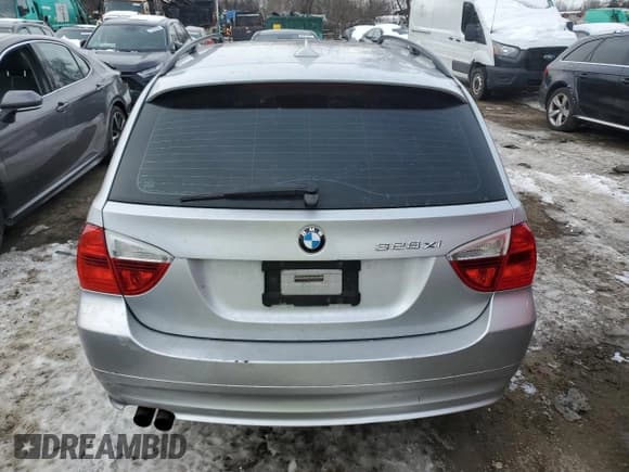 ✅ 2007 BMW 3 Series 328xi • VIN: WBAVT735X7FZ36726 • Лот: 41684785. Опубликован ранее на Copart с пробегом Не указан. Бесплатный доступ к архиву аукционных продаж из США и подробный отчёт об истории автомобиля на DreamBid. Изображение 6.