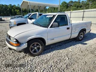 2002 Chevrolet S-10 LS with VIN 1GCCS145028259188, listed as a Copart auction lot 69423465 with 487,215 mi miles and Salvage title. Bid and sale history available at DreamBid. Image 1.