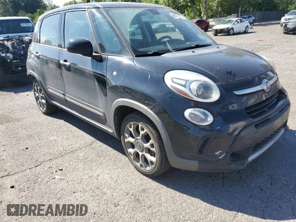✅ 2015 FIAT 500L Urbana Trekking • VIN: ZFBCFADHXFZ033838 • Lot: 64435324. Listed on Copart with 93,163 mi. Free auction sales archive from the USA and detailed vehicle history report at DreamBid. Image 4.