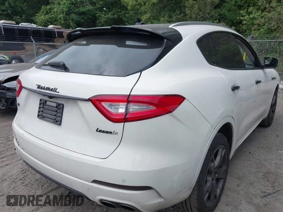 ✅ 2017 Maserati Levante • VIN: ZN661XUSXHX254425 • Lot: 42802732. Listed on IAAI with 111,145 mi. Free auction sales archive from the USA and detailed vehicle history report at DreamBid. Image 4.