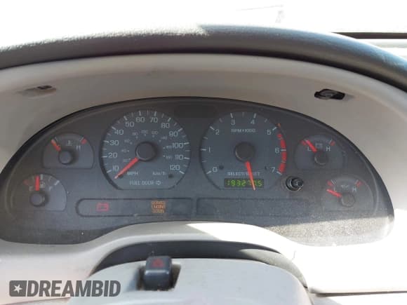 ✅ 2002 Ford Mustang Deluxe • VIN: 1FAFP444X2F224232 • Lot: 43034007. Listed on IAAI with 193,277 mi. Free auction sales archive from the USA and detailed vehicle history report at DreamBid. Image 7.