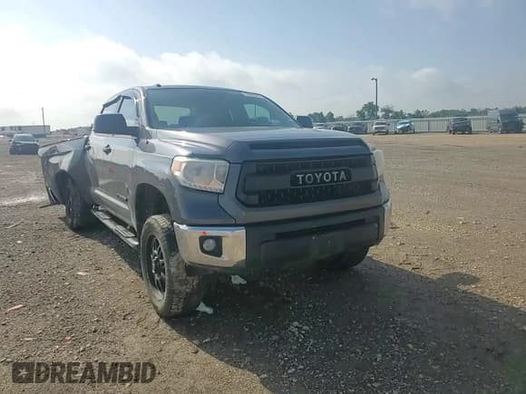 ✅ 2016 Toyota Tundra SR5 • VIN: 5TFEM5F1XGX102253 • Лот: 55295405. Опубликован ранее на Copart с пробегом 129 468 миль. Бесплатный доступ к архиву аукционных продаж из США и подробный отчёт об истории автомобиля на DreamBid. Изображение 13.