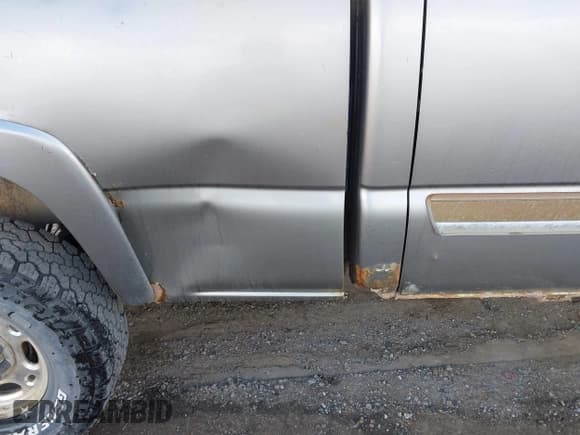 ✅ 2003 Chevrolet Silverado 2500HD LS • VIN: 1GCHK29U33E286917 • Lot: 43442116. Wystawiony na IAAI z przebiegiem 273 361 mil. Bezpłatny archiwum sprzedaży aukcyjnych z USA i szczegółowy raport historii pojazdu na DreamBid. Zdjęcie 6.