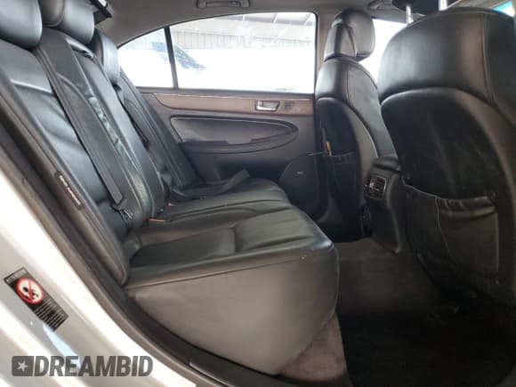 ✅ 2009 Hyundai Genesis • VIN: KMHGC46E39U021698 • Lot: 91401595. Wystawiony na Copart z przebiegiem 177 425 mil. Bezpłatny archiwum sprzedaży aukcyjnych z USA i szczegółowy raport historii pojazdu na DreamBid. Zdjęcie 11.