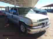 2003 Chevrolet Silverado 1500 LS z VIN 2GCEC19VX31177620, wystawiony jako IAAI lot #43336371 z przebiegiem 328 713 mil mil oraz . Historia ofert i sprzedaży dostępna na DreamBid. Obrazek 1.