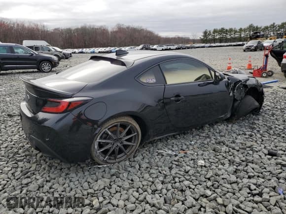 ✅ 2022 Subaru BRZ Limited • VIN: JF1ZDBE17N9701152 • Lot: 48207284. Wystawiony na Copart z przebiegiem 33 829 mil. Bezpłatny archiwum sprzedaży aukcyjnych z USA i szczegółowy raport historii pojazdu na DreamBid. Zdjęcie 3.