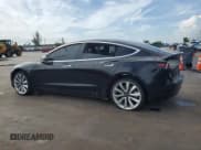 ✅ 2019 Tesla Model 3 Mid Range • VIN: 5YJ3E1EA9KF410631 • Lot: 70692665. Wystawiony na Copart z przebiegiem Nie podano. Bezpłatny archiwum sprzedaży aukcyjnych z USA i szczegółowy raport historii pojazdu na DreamBid. Zdjęcie 2.