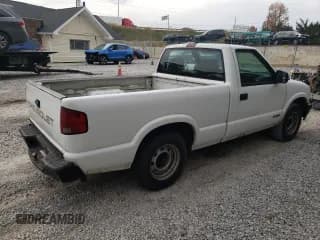 ✅ 2000 Chevrolet S-10 LS • VIN: 1GCCS1458YK260648 • Лот: 80665824. Опубликован ранее на Copart с пробегом 250 846 миль. Бесплатный доступ к архиву аукционных продаж из США и подробный отчёт об истории автомобиля на DreamBid. Изображение 3.