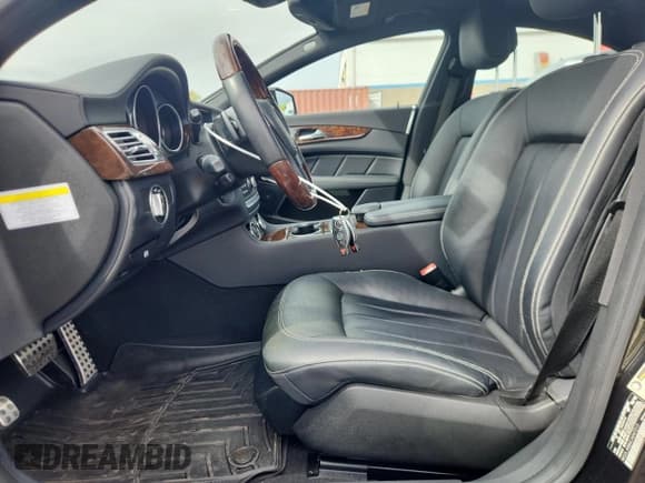 ✅ 2012 Mercedes-Benz CLS 550 • VIN: WDDLJ9BB6CA047213 • Lot: 71913005. Listed on Copart with 35,496 mi. Free auction sales archive from the USA and detailed vehicle history report at DreamBid. Image 7.