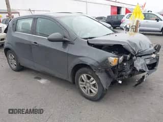 2016 Chevrolet Sonic LT с VIN 1G1JC6SB6G4145245, выставлен на аукционе IAAI как лот 41353744 с пробегом 103 371 миль миль и . История ставок и продаж доступна на DreamBid. Изображение 1.