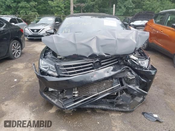 ✅ 2019 Volkswagen Passat Wolfsburg Edition • VIN: 1VWLA7A3XKC006947 • Lot: 42859960. Listed on IAAI with 93,587 mi. Free auction sales archive from the USA and detailed vehicle history report at DreamBid. Image 13.