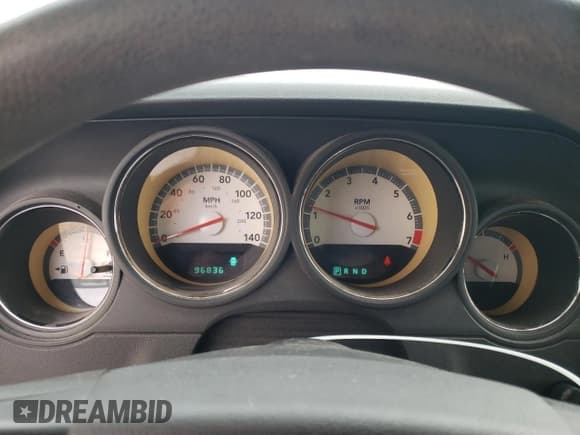 ✅ 2010 Dodge Challenger SE • VIN: 2B3CJ4DV6AH137269 • Lot: 75540534. Wystawiony na Copart z przebiegiem 96 836 mil. Bezpłatny archiwum sprzedaży aukcyjnych z USA i szczegółowy raport historii pojazdu na DreamBid. Zdjęcie 9.