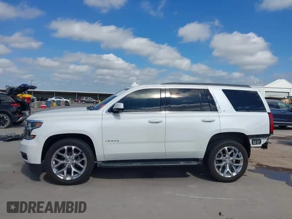 ✅ 2016 Chevrolet Tahoe LT • VIN: 1GNSCBKC1GR318841 • Lot: 43276245. Wystawiony na IAAI z przebiegiem 260 559 mil. Bezpłatny archiwum sprzedaży aukcyjnych z USA i szczegółowy raport historii pojazdu na DreamBid. Zdjęcie 15.