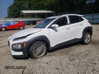 2021 Hyundai Kona SEL Plus z VIN KM8K62AA2MU714135, wystawiony jako Copart lot #62164285 z przebiegiem 32 627 mil mil oraz Szkoda całkowita • Salvage title. Historia ofert i sprzedaży dostępna na DreamBid. Obrazek 1.