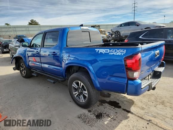 ✅ 2018 Toyota Tacoma TRD Off Road • VIN: 3TMCZ5AN5JM150808 • Лот: 92387445. Опубликован ранее на Copart с пробегом 87 135 миль. Бесплатный доступ к архиву аукционных продаж из США и подробный отчёт об истории автомобиля на DreamBid. Изображение 2.