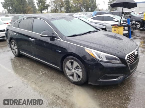 ✅ 2016 Hyundai Sonata Limited • VIN: KMHE34L1XGA014724 • Lot: 41916663. Listed on Copart with 131,641 mi. Free auction sales archive from the USA and detailed vehicle history report at DreamBid. Image 4.