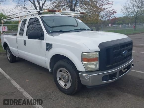 ✅ 2008 Ford F-250 XL • VIN: 1FTSX20508EB46165 • Лот: 42106385. Опубликован ранее на IAAI с пробегом 168 668 миль. Бесплатный доступ к архиву аукционных продаж из США и подробный отчёт об истории автомобиля на DreamBid. Изображение 1.