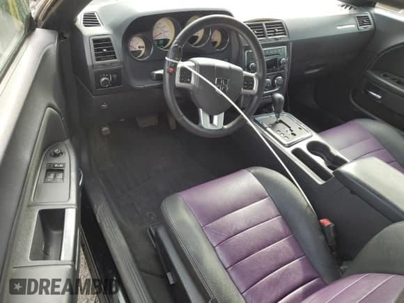 ✅ 2013 Dodge Challenger SXT • VIN: 2C3CDYAGXDH500989 • Lot: 60908224. Wystawiony na Copart z przebiegiem 82 086 mil. Bezpłatny archiwum sprzedaży aukcyjnych z USA i szczegółowy raport historii pojazdu na DreamBid. Zdjęcie 8.