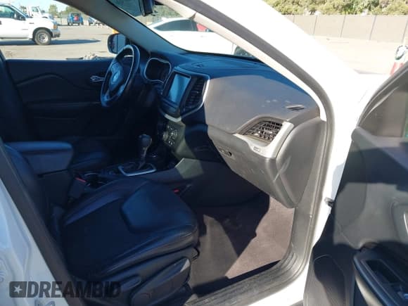 ✅ 2016 Jeep Cherokee Trailhawk • VIN: 1C4PJMBS5GW317149 • Лот: 43487436. Опубликован ранее на IAAI с пробегом 94 116 миль. Бесплатный доступ к архиву аукционных продаж из США и подробный отчёт об истории автомобиля на DreamBid. Изображение 5.