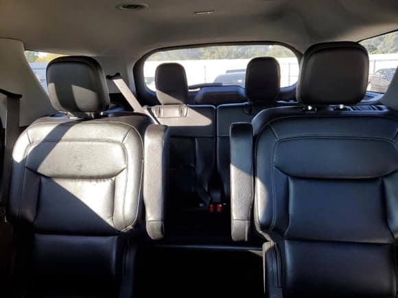 ✅ 2021 Ford Explorer XLT • VIN: 1FMSK8DH0MGA01126 • Lot: 86541925. Wystawiony na Copart z przebiegiem 441 826 mil. Bezpłatny archiwum sprzedaży aukcyjnych z USA i szczegółowy raport historii pojazdu na DreamBid. Zdjęcie 10.