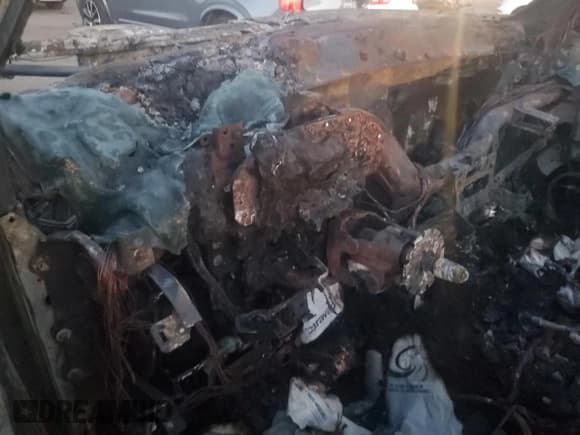 ✅ 2015 Chevrolet Silverado 1500 High Country • VIN: 3GCUKTEC7FG277605 • Лот: 80631865. Опубликован ранее на Copart с пробегом Не указан. Бесплатный доступ к архиву аукционных продаж из США и подробный отчёт об истории автомобиля на DreamBid. Изображение 9.