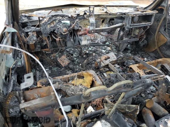 ✅ 2007 GMC Sierra 1500 • VIN: 1GTJC33D87F117408 • Лот: 87480564. Опубликован ранее на Copart с пробегом Не указан. Бесплатный доступ к архиву аукционных продаж из США и подробный отчёт об истории автомобиля на DreamBid. Изображение 8.