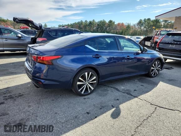 ✅ 2019 Nissan Altima SR • VIN: 1N4BL4CV5KC212057 • Lot: 93773955. Listed on Copart with 35,732 mi. Free auction sales archive from the USA and detailed vehicle history report at DreamBid. Image 3.