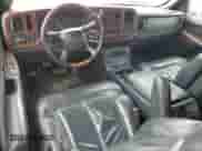 2002 Chevrolet Silverado 1500 LS z VIN 2GCEC19T921344756, wystawiony jako Copart lot #72798354 z przebiegiem 157 700 mil mil oraz Szkoda całkowita • Salvage title. Historia ofert i sprzedaży dostępna na DreamBid. Obrazek 8.