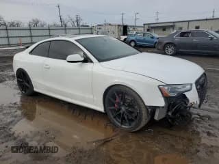 ✅ 2015 Audi RS 5 • VIN: WUAC6BFR6FA901974 • Лот: 46649135. Опубликован ранее на Copart с пробегом 51 566 миль. Бесплатный доступ к архиву аукционных продаж из США и подробный отчёт об истории автомобиля на DreamBid. Изображение 4.