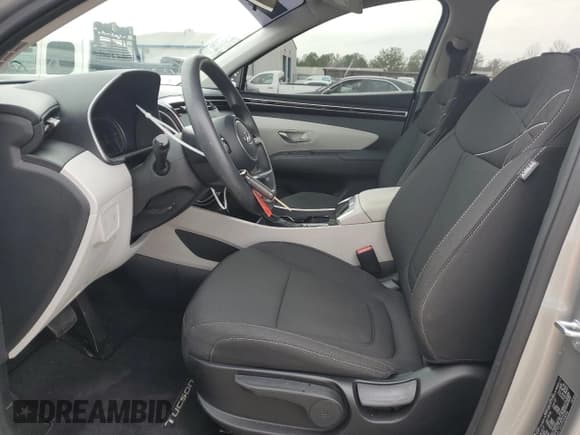 ✅ 2023 Hyundai Tucson SE • VIN: 5NMJACAE2PH268846 • Lot: 44188474. Wystawiony na Copart z przebiegiem 20 806 mil. Bezpłatny archiwum sprzedaży aukcyjnych z USA i szczegółowy raport historii pojazdu na DreamBid. Zdjęcie 7.