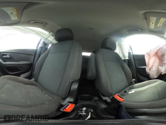 ✅ 2022 Chevrolet Trax LS • VIN: KL7CJNSM0NB527682 • Lot: 42468268. Listed on IAAI with 36,045 mi. Free auction sales archive from the USA and detailed vehicle history report at DreamBid. Image 18.