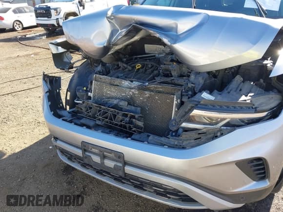 ✅ 2021 Volkswagen Atlas SE • VIN: 1V2KR2CA9MC516634 • Лот: 43514606. Опубликован ранее на IAAI с пробегом 122 711 миль. Бесплатный доступ к архиву аукционных продаж из США и подробный отчёт об истории автомобиля на DreamBid. Изображение 6.