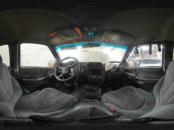 ✅ 2001 Chevrolet S-10 LS • VIN: 1GCDT13W41K240639 • Лот: 85464814. Опубликован ранее на Copart с пробегом 229 068 миль. Бесплатный доступ к архиву аукционных продаж из США и подробный отчёт об истории автомобиля на DreamBid. Изображение 13.