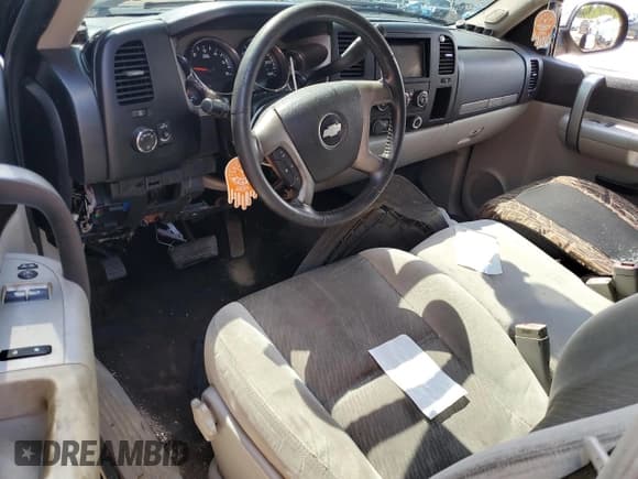 ✅ 2009 Chevrolet Silverado 1500 • VIN: 1GCEC24C49Z241274 • Lot: 67966315. Wystawiony na Copart z przebiegiem 227 252 mil. Bezpłatny archiwum sprzedaży aukcyjnych z USA i szczegółowy raport historii pojazdu na DreamBid. Zdjęcie 8.