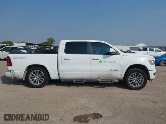 2022 Ram 1500 Laramie z VIN 1C6RREJM8NN169714, wystawiony jako IAAI lot #43076552 z przebiegiem 73 774 mil mil oraz . Historia ofert i sprzedaży dostępna na DreamBid. Obrazek 13.