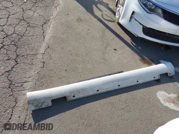 ✅ 2014 Mercedes-Benz CLS 550 • VIN: WDDLJ7DB1EA128284 • Lot: 43562171. Listed on IAAI with 130,309 mi. Free auction sales archive from the USA and detailed vehicle history report at DreamBid. Image 12.