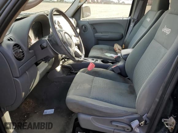 ✅ 2005 Jeep Liberty Renegade • VIN: 1J4GL38KX5W688438 • Лот: 90425045. Опубликован ранее на Copart с пробегом 150 200 миль. Бесплатный доступ к архиву аукционных продаж из США и подробный отчёт об истории автомобиля на DreamBid. Изображение 7.