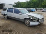 ✅ 1990 Cadillac DeVille • VIN: 1G6CD5335L4264884 • Лот: 54398355. Опубликован ранее на Copart с пробегом 105 152 миль. Бесплатный доступ к архиву аукционных продаж из США и подробный отчёт об истории автомобиля на DreamBid. Изображение 4.