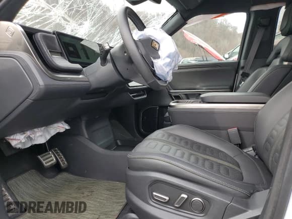 ✅ 2023 Rivian R1S Adventure • VIN: 7PDSGABA5PN019682 • Lot: 46894315. Wystawiony na Copart z przebiegiem 206 mil. Bezpłatny archiwum sprzedaży aukcyjnych z USA i szczegółowy raport historii pojazdu na DreamBid. Zdjęcie 7.